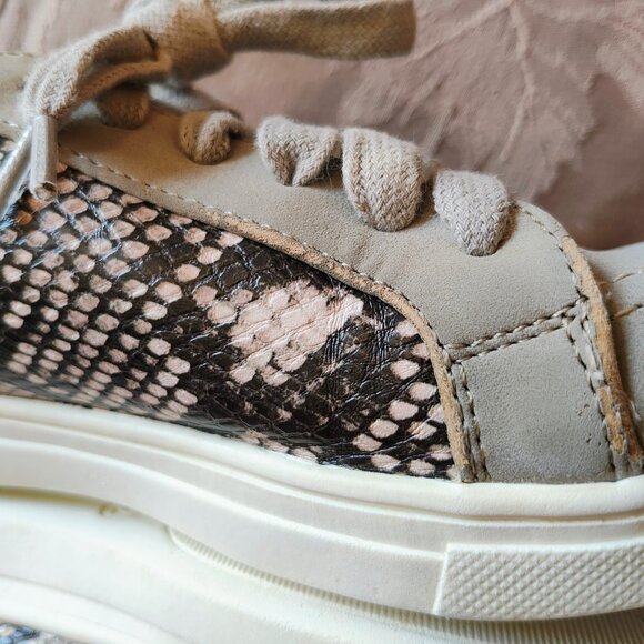 Treasure & Bond Lucy Snakeskin and Suede Girl's Sneakers, Size 2, Used - Picture 11 of 16